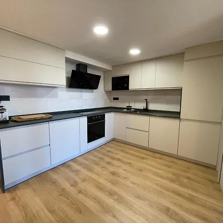 C10 - Duplex Con Jardin En - Villmor *